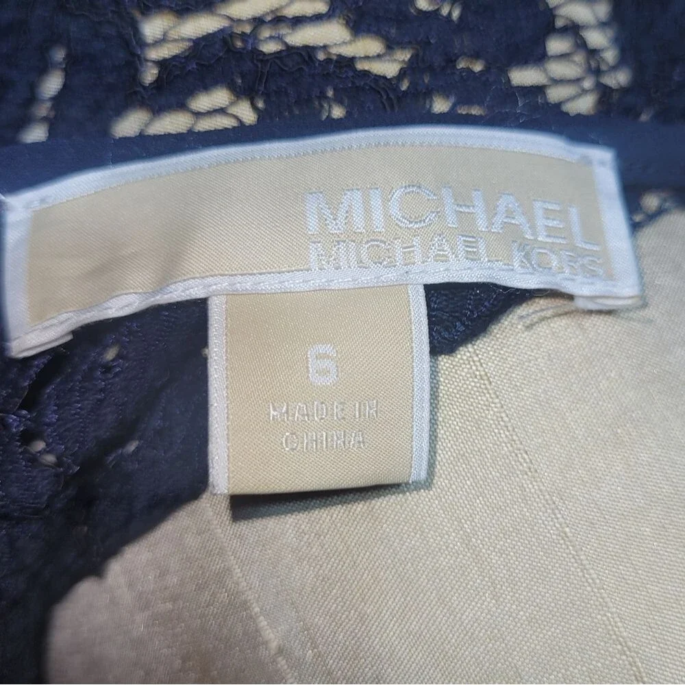 Michael Kors Beautiful Lace Dress with Lining Size 6